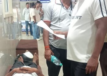 Jamshedpur mgm hospital – एमजीएम अस्पताल की लापरवाही, सड़क दुर्घटना में घायलों को नहीं मिला सही उपचार, रातभर परिजन रहे परेशान