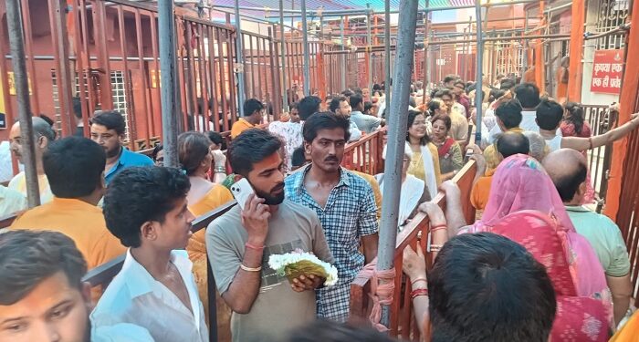 Jharkhand deoghar : बाबा मंदिर में अनुष्ठान के लिए उमड़ी भक्तों की भीड़, धार्मिक आयोजन में श्रद्धालुओं ने लिया हिस्सा Jharkhand deoghar : बाबा मंदिर में अनुष्ठान के लिए उमड़ी भक्तों की भीड़, धार्मिक आयोजन में श्रद्धालुओं ने लिया हिस्सा