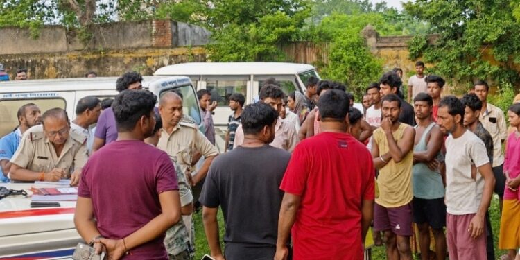 Jamshedpur rural body found – बहरागोड़ा में पेड़ से लटका मिला युवक का शव, सनसनी