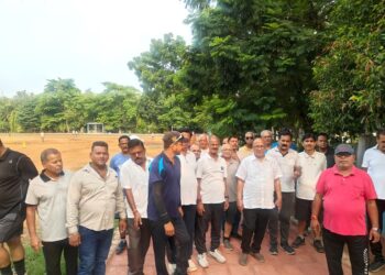 Jamshedpur mla saryu roy : सोनारी और कदमा के कई इलाकों का जमशेदपुर के विधायक सरयू राय ने किया भ्रमण, गंदगी, पानी और पेबर्स ब्लॉक की मिलीं शिकायतें