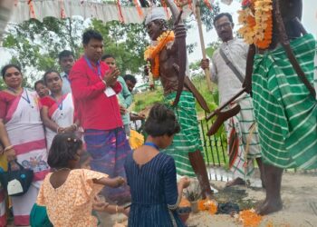 Jamshedpur rural hul diwas : हूल दिवस पर खुखड़ाडीह में सिदो-कान्हू को दी गयी श्रद्धांजलि, वीर शहीदों के संघर्ष से प्रेरणा लेने का किया आह्वान