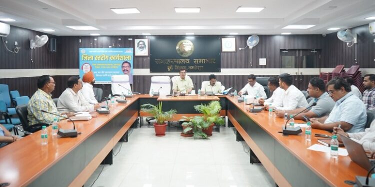 Jamshedpur dc csr meeting : जमशेदपुर के उपायुक्त ने की सीएसआर को लेकर अहम बैठक, जनहित के कार्यों में सीएसआर फंड का समन्वित एवं प्रभावी उपयोग पर दिया गया बल