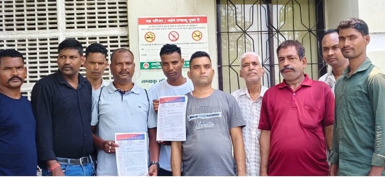 Jharkhand home guard demand – कोल्हान प्रमंडलीय आयुक्त से मिले झारखंड के होमगार्ड जवान, सेवानिवृत्ति के बाद बिहार के तर्ज पर भविष्य निधि की सुविधा लागू करने की मांग