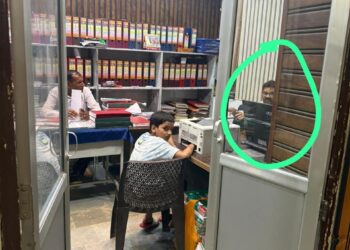 Jamshedpur dd bar case arresting : बिष्टुपुर के डीडी बार के मालिक भाजपा नेता नीरज सिंह को राजस्थान से ट्रांजिट रिमांड पर लाएगी जमशेदपुर पुलिस, मुख्य आरोपी बोदरा के करीब पुलिस Jamshedpur dd bar case arresting : बिष्टुपुर के डीडी बार के मालिक भाजपा नेता नीरज सिंह को राजस्थान से ट्रांजिट रिमांड पर लाएगी जमशेदपुर पुलिस, मुख्य आरोपी बोदरा के करीब पुलिस