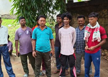 Jamshedpur birsanagar death case : बिरसानगर में 13 वर्षीय सचिन मुर्मू की मौत के मामले में हत्या की प्राथमिकी दर्ज, नाबालिक दोस्तों पर शक, video Jamshedpur birsanagar death case : बिरसानगर में 13 वर्षीय सचिन मुर्मू की मौत के मामले में हत्या की प्राथमिकी दर्ज, नाबालिक दोस्तों पर शक, video