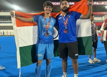 tata steel hockey cadet : एचएएफ के कैडेट आशीष तानी पूर्ति और वीडियो एनालिस्ट अभिजीत हज़ारी ने ओमान में आयोजित मेन्स यूथ हॉकी 5एस एशियन चैंपियनशिप में स्वर्ण पदक जीता tata steel hockey cadet : एचएएफ के कैडेट आशीष तानी पूर्ति और वीडियो एनालिस्ट अभिजीत हज़ारी ने ओमान में आयोजित मेन्स यूथ हॉकी 5एस एशियन चैंपियनशिप में स्वर्ण पदक जीता