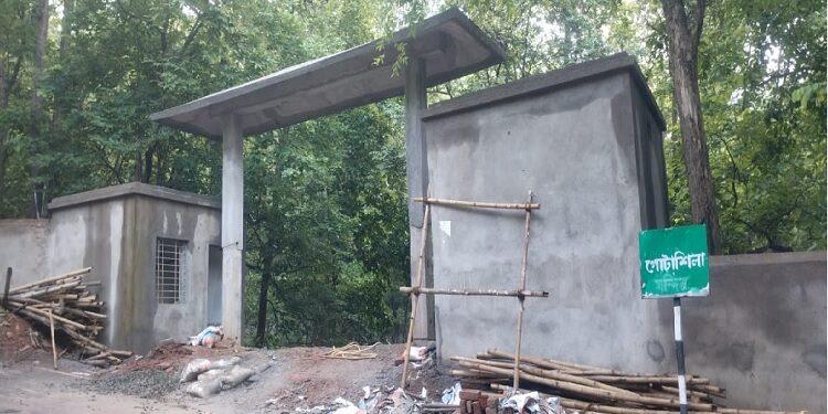 Jamshedpur rural gotashila pahad puja : चाकुलिया के घाघरा में गोटाशिला पहाड़ पूजा की तैयारियां अंतिम चरण में, पहाड़ पूजा के अवसर पर दो दिवसीय फुटबॉल टूर्नामेंट रविवार से, मंगलवार को पूजा की रात आयोजित होगा डांस धमाका
