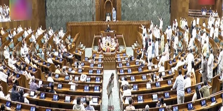 Anti paper leak bill introduced in ls : लोक सभा में लोक परीक्षा संशोधन विधेयक 2026 पेश, 10 साल जेल, एक करोड़ के जुर्माने का प्रस्ताव, दो महीने में जांच, तीन महीने में होगी सुनवाई, फास्ट ट्रैक कोर्ट दैनिक सुनवाई कर देगी फैसला