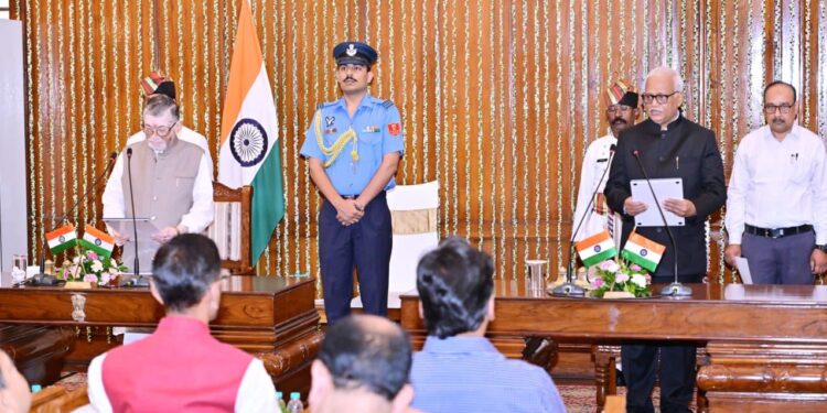 Jharkhand information commissioner oath : झारखंड के लोक भवन में आयोजित नवनियुक्त सूचना आयुक्तों के शपथ ग्रहण समारोह में हुए सम्मिलित, सभी का होगा पदभार ग्रहण