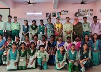 Jamshedpur school : साकची के पीपुल्स एकेडमी में कक्षा 9 एवं 11 के विद्यार्थियों के लिए उन्मुखीकरण कार्यक्रम आयोजित, बच्चों का हुआ स्वागत Jamshedpur school : साकची के पीपुल्स एकेडमी में कक्षा 9 एवं 11 के विद्यार्थियों के लिए उन्मुखीकरण कार्यक्रम आयोजित, बच्चों का हुआ स्वागत