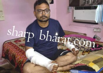Jamshedpur weapon attack – जमशेदपुर में नहीं थम रही चापड़बाजी, टेल्को में घर लौट रहे युवक पर बाइक सवार बदमाशों ने किया हमला Jamshedpur weapon attack – जमशेदपुर में नहीं थम रही चापड़बाजी, टेल्को में घर लौट रहे युवक पर बाइक सवार बदमाशों ने किया हमला