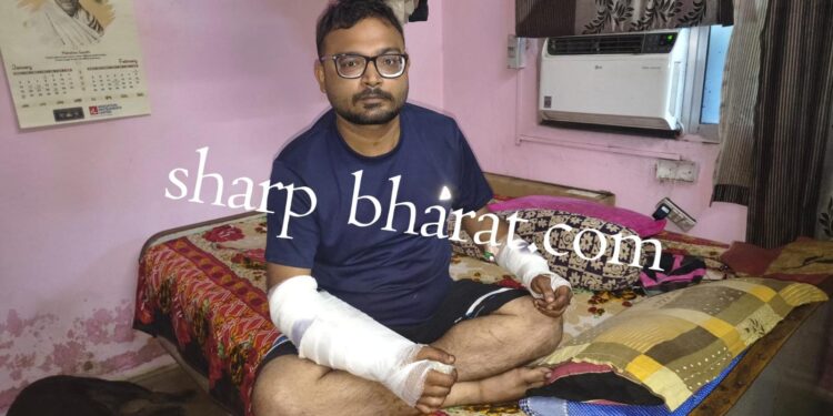 Jamshedpur weapon attack – जमशेदपुर में नहीं थम रही चापड़बाजी, टेल्को में घर लौट रहे युवक पर बाइक सवार बदमाशों ने किया हमला Jamshedpur weapon attack – जमशेदपुर में नहीं थम रही चापड़बाजी, टेल्को में घर लौट रहे युवक पर बाइक सवार बदमाशों ने किया हमला