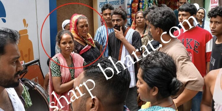 Jamshedpur theft – परसुडीह में दिनदहाड़े गुलगुलिया गैंग की दो महिलाओं ने घर में घुसकर की चोरी, स्थानीय लोगों ने पकड़ा, पुलिस पहुंची देर से, लोगों में आक्रोश
