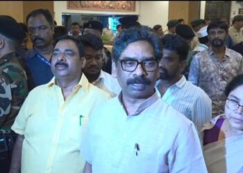 Jharkhand cabinet meeting : झारखंड सरकार के कैबिनेट मीटिंग में 27 प्रस्ताव को मंजूरी, बीडीओ कम सीओ की होगी पोस्टिंग, सिविल सर्जन बर्खास्त, देखे किन प्रस्ताव को मिली मंजूरी, देखिये – video Jharkhand cabinet meeting : झारखंड सरकार के कैबिनेट मीटिंग में 27 प्रस्ताव को मंजूरी, बीडीओ कम सीओ की होगी पोस्टिंग, सिविल सर्जन बर्खास्त, देखे किन प्रस्ताव को मिली मंजूरी, देखिये – video