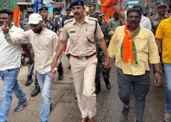 Adityapur band effect – आदित्यपुर में जमशेदपुर बंद का मिला-जुला असर, कई सेवाएं ठप, सड़कों पर उतरे प्रदर्शनकारी, कई भाजपा पदाधिकारी व कार्यकर्ता हिरासत में Adityapur band effect – आदित्यपुर में जमशेदपुर बंद का मिला-जुला असर, कई सेवाएं ठप, सड़कों पर उतरे प्रदर्शनकारी, कई भाजपा पदाधिकारी व कार्यकर्ता हिरासत में