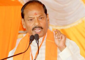 Jharkhand ex cm raghuvar das : पूर्व मुख्यमंत्री रघुवर दास ने जनता का जताया आभार, कहा – अपराधियों के बढ़ते हौसलों के खिलाफ जनता एकजुट, ऐतिहासिक रहा जमशेदपुर बंद Jharkhand ex cm raghuvar das : पूर्व मुख्यमंत्री रघुवर दास ने जनता का जताया आभार, कहा – अपराधियों के बढ़ते हौसलों के खिलाफ जनता एकजुट, ऐतिहासिक रहा जमशेदपुर बंद