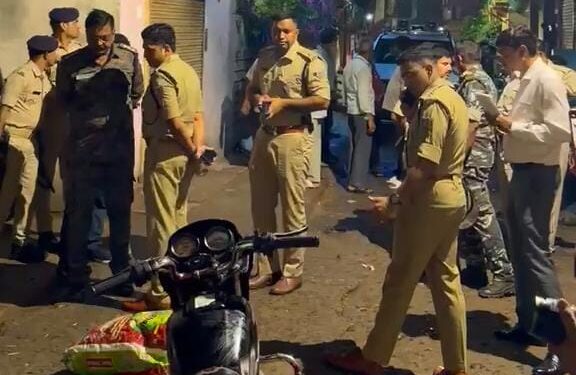 Jamshedpur mango murder : मानगो में युवक की हत्या लड़की के चक्कर में हुई, मौत की सूचना पर जब लड़की पहुंची तो ऐसे साथियों ने लड़की को भगाया, देखिये – video, पुलिस क्या कह रही, देखिये – video Jamshedpur mango murder : मानगो में युवक की हत्या लड़की के चक्कर में हुई, मौत की सूचना पर जब लड़की पहुंची तो ऐसे साथियों ने लड़की को भगाया, देखिये – video, पुलिस क्या कह रही, देखिये – video