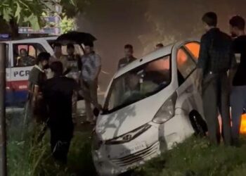 Jamshedpur accident – टेल्को में अनियंत्रित कार नाली में घुसी, नशे में धुत था चालक Jamshedpur accident – टेल्को में अनियंत्रित कार नाली में घुसी, नशे में धुत था चालक