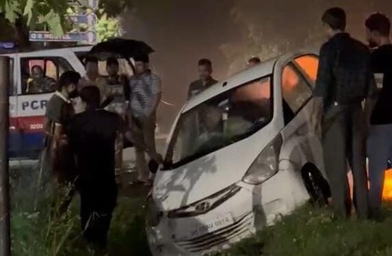 Jamshedpur accident – टेल्को में अनियंत्रित कार नाली में घुसी, नशे में धुत था चालक