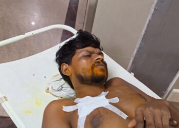 Jamshedpur crime: टेल्को में मामूली कहासुनी में खूनी संघर्ष, मजदूर पर चाकू से हमला, देखिए – video