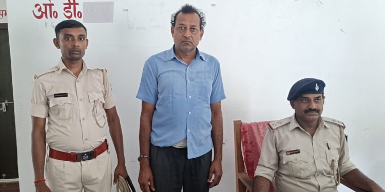 Jamshedpur businessman arresting : कमलपुर पुलिस ने कारोबारी को किया गिरफ्तार, रूपये के लेन देन का मामला निकला Jamshedpur businessman arresting : कमलपुर पुलिस ने कारोबारी को किया गिरफ्तार, रूपये के लेन देन का मामला निकला