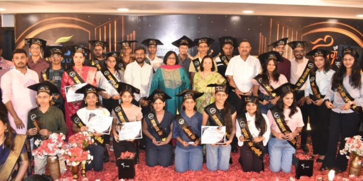 Jamshedpur Agarwal sammelan – पूर्वी सिंहभूम जिला अग्रवाल सम्मेलन का ‘समाज के नगीने सम्मान समारोह’ का भव्य आयोजन, मेधावी विद्यार्थियों को किया गया सम्मानित Jamshedpur Agarwal sammelan – पूर्वी सिंहभूम जिला अग्रवाल सम्मेलन का ‘समाज के नगीने सम्मान समारोह’ का भव्य आयोजन, मेधावी विद्यार्थियों को किया गया सम्मानित
