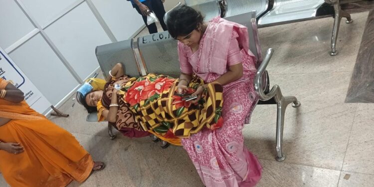 Jamshedpur mgm hospital – बरसात में बढ़ा मरीजों का दबाव, एमजीएम अस्पताल की इमरजेंसी व्यवस्था चरमराई