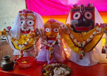 Jamshedpur rural – बहरागोड़ा में दशमूलारिष्ट औषधि के सेवन से स्वस्थ्य हुए महाप्रभु, नवयौवन रूप में दिए दर्शन Jamshedpur rural – बहरागोड़ा में दशमूलारिष्ट औषधि के सेवन से स्वस्थ्य हुए महाप्रभु, नवयौवन रूप में दिए दर्शन