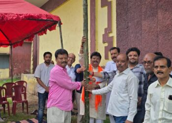 Jamshedpur durga puja : महाप्रभु श्री जगन्नाथ रथयात्रा के पावन अवसर पर काशीडीह के ठाकुर प्यारा सिंह धुरंधर सिंह क्लब के श्री श्री दुर्गा पूजा महोत्सव के पूजा पंडाल का भूमि पूजन संपन्न, भक्तिभाव के साथ हुआ कार्यक्रम का आयोजन Jamshedpur durga puja : महाप्रभु श्री जगन्नाथ रथयात्रा के पावन अवसर पर काशीडीह के ठाकुर प्यारा सिंह धुरंधर सिंह क्लब के श्री श्री दुर्गा पूजा महोत्सव के पूजा पंडाल का भूमि पूजन संपन्न, भक्तिभाव के साथ हुआ कार्यक्रम का आयोजन