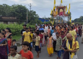 Jamshedpur rural rathyatra – गालूडीह नवकुंज मंदिर से निकली रथ यात्रा, दारिसाई मौसी बाड़ी पहुंचा रथ Jamshedpur rural rathyatra – गालूडीह नवकुंज मंदिर से निकली रथ यात्रा, दारिसाई मौसी बाड़ी पहुंचा रथ
