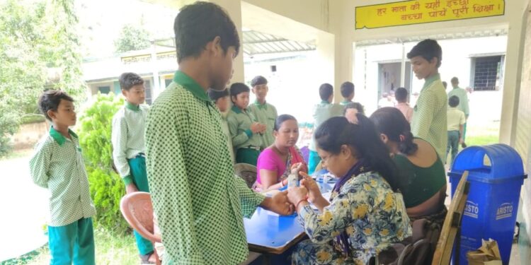 Jamshedpur rural malaria – पूर्वी सिंहभूम जिले में 12,452 लोगों की हुई जांच, 72 मिले मलेरिया संक्रमित Jamshedpur rural malaria – पूर्वी सिंहभूम जिले में 12,452 लोगों की हुई जांच, 72 मिले मलेरिया संक्रमित