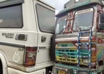 Saraikela chandil accident – चांडिल में ट्रक ने बोलेरो में  मारी टक्कर, बाल-बाल बचे लोग