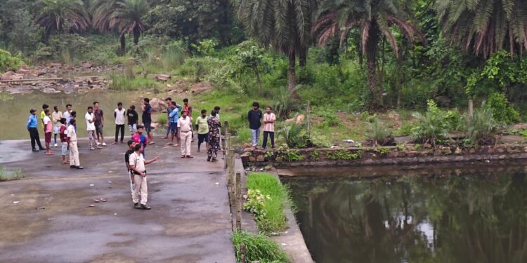 Jamshedpur two doctors drown in river : एमजीएम मेडिकल कॉलेज के दो जूनियर डॉक्टर डिमना डैम में डूबे, देर रात हुए हादसा से हर कोई सन्न Jamshedpur two doctors drown in river : एमजीएम मेडिकल कॉलेज के दो जूनियर डॉक्टर डिमना डैम में डूबे, देर रात हुए हादसा से हर कोई सन्न