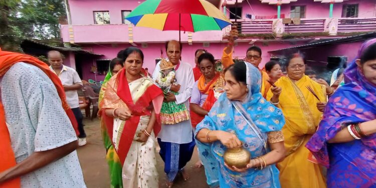Jamshedpur rural : डोमजूडी में श्रद्धा के साथ निकली घुरती रथयात्रा, आस्था का उमड़ा जन सैलाब