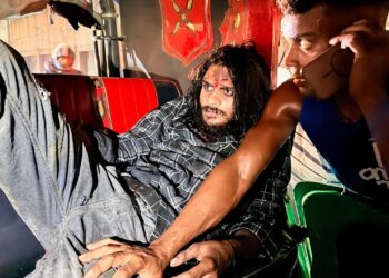Jamshedpur accident: साकची में खड़ी बस से टकराई टेंपो, चालक घायल, देखिए – video