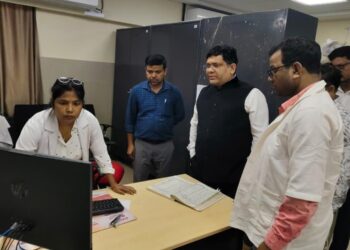 Jamshedpur mgm hospital doctors meeting – एमजीएम मेडिकल अस्पताल में झारखंड स्टेट एड्स कंट्रोल सोसायटी के प्रोजेक्ट डायरेक्टर ने की समीक्षा बैठक, गर्भवती महिलाओं में एचआईवी स्क्रीनिंग सुनिश्चित करने का निर्देश Jamshedpur mgm hospital doctors meeting – एमजीएम मेडिकल अस्पताल में झारखंड स्टेट एड्स कंट्रोल सोसायटी के प्रोजेक्ट डायरेक्टर ने की समीक्षा बैठक, गर्भवती महिलाओं में एचआईवी स्क्रीनिंग सुनिश्चित करने का निर्देश