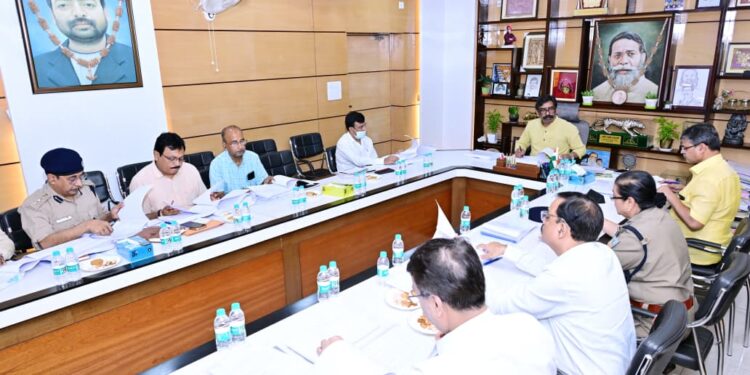 Jharkhand cm meeting regarding jail prisoners : मुख्यमंत्री हेमन्त सोरेन ने की झारखंड राज्य सजा पुनरीक्षण पर्षद की बैठक, कुल 79 कैदियों की रिहाई से संबंधित मामलों पर गहन विचार-विमर्श के उपरांत 26 कैदियों के रिहाई पर बनी सहमति