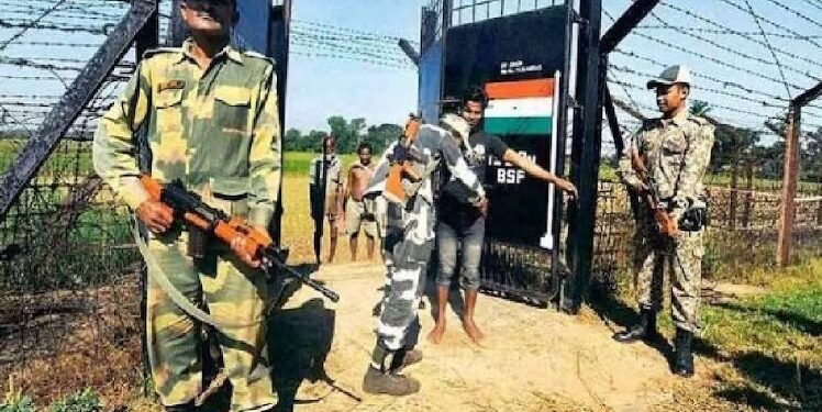 Indo-bangla border security : मालदा में बांग्लादेश सीमा से घुसपैठ पर लगेगा पूर्ण विराम, सीमा सुरक्षा के लिए हो रही फुल प्रूफ तैयारी, बीएसएफ की मदद के लिए खुलेंगे नए थाने Indo-bangla border security : मालदा में बांग्लादेश सीमा से घुसपैठ पर लगेगा पूर्ण विराम, सीमा सुरक्षा के लिए हो रही फुल प्रूफ तैयारी, बीएसएफ की मदद के लिए खुलेंगे नए थाने