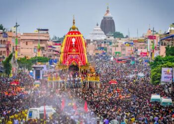 Puri jagannath rath yatra : पुरी रथ यात्रा के दौरान भीड़ में भगदड़ जैसे हालात, दम घुटने से 1 व्यक्ति की मौत, 200 से ज्यादा अस्पताल में भर्ती