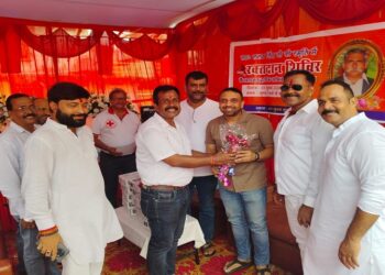 Jamshedpur blood donation : कदमा शास्त्रीनगर नवयुवक संघ के शिविर में 151 यूनिट रक्त संग्रह, स्व ललन सिंह की स्मृति में हुआ शिविर का आयोजन