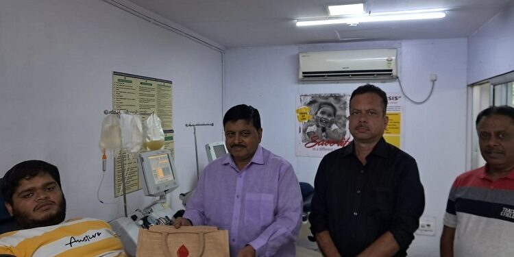 Jamshedpur sdp donation : पूर्वी सिंहभूम रेडक्रॉस सोसाइटी की पहल पर कई लोगों ने किया एसडीपी डोनेशन, रेड क्रॉस के एसडीपी डोनेशन प्रभारी ने दान कर्ताओं का बढ़ाया हौसला Jamshedpur sdp donation : पूर्वी सिंहभूम रेडक्रॉस सोसाइटी की पहल पर कई लोगों ने किया एसडीपी डोनेशन, रेड क्रॉस के एसडीपी डोनेशन प्रभारी ने दान कर्ताओं का बढ़ाया हौसला