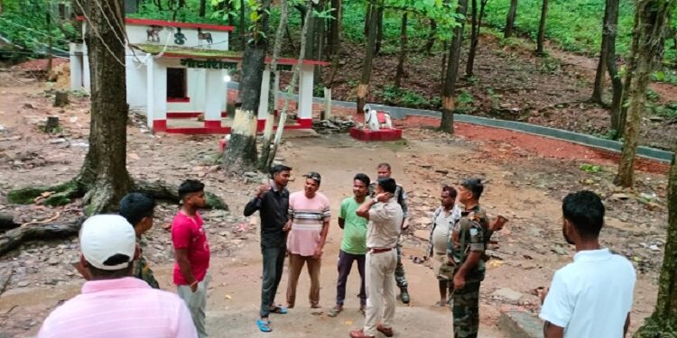 Jamshedpur rural gotashila pahar puja : मंगलवार को होगी गोटाशिला पहाड़ पूजा, थाना प्रभारी ने किया तैयारियों का निरीक्षण, दिये जरूरी दिशा निर्देश
