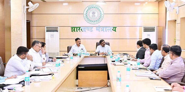 jharkhand tourism : मुख्यमंत्री हेमन्त सोरेन ने की पर्यटन, कला-संस्कृति, खेलकूद एवं युवा कार्य विभाग की अद्यतन कार्य प्रगति की समीक्षा, झारखंड में इको टूरिज्म का विकास राज्य सरकार की प्राथमिकता, स्पोर्ट्स यूनिवर्सिटी बनाने की जरूरतों पर तैयार करें कार्य योजना