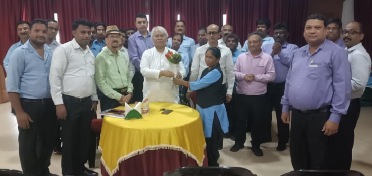jamshedpur trade union : कैंटीन होटल रेस्टोरेंट वर्कर्स यूनियन के अध्यक्ष फिर से बनाये गये राकेश्वर पांडेय, आमसभा में कई मुद्दों पर चर्चा jamshedpur trade union : कैंटीन होटल रेस्टोरेंट वर्कर्स यूनियन के अध्यक्ष फिर से बनाये गये राकेश्वर पांडेय, आमसभा में कई मुद्दों पर चर्चा