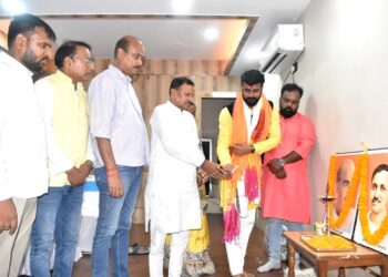 jamshedpur bjpym : भाजयुमो जमशेदपुर महानगर का छात्र सम्मेलन संपन्न, भाजयुमो प्रदेश अध्यक्ष ने कहा – डॉ. श्यामा प्रसाद मुखर्जी के विचारों से राष्ट्रनिर्माण का संकल्प लें युवा jamshedpur bjpym : भाजयुमो जमशेदपुर महानगर का छात्र सम्मेलन संपन्न, भाजयुमो प्रदेश अध्यक्ष ने कहा – डॉ. श्यामा प्रसाद मुखर्जी के विचारों से राष्ट्रनिर्माण का संकल्प लें युवा