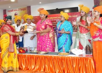Jamshedpur jivandayini samman : चित्रकूट राष्ट्रीय सम्मेलन में जमशेदपुर की कमलेश सिंह को मिला जीवन दायिनी सम्मान, सर्वाधिक रक्तदान के लिए किया गया पुरस्कृत  