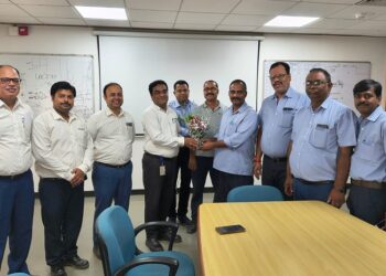 Jamshedpur tata motors gm felicitated : टाटा मोटर्स इंजन डिवीजन में महाप्रबंधक नितिन कंवाडे का अभिनंदन, प्रबंधन व यूनियन अधिकारियों ने नई जिम्मेदारी के लिए दीं शुभकामनाएं