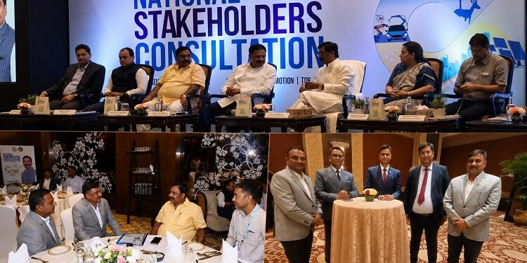 Jamshedpur Jharkhand stake holders meet : नई दिल्ली में आयोजित झारखंड स्टेकहोल्डर्स मीट में सिंहभूम चैंबर की रही सक्रिय भागीदारी, उद्योग उपाध्यक्ष हर्ष बाकरेवाल व सचिव विनोद शर्मा ने किया चैंबर का प्रतिनिधित्व