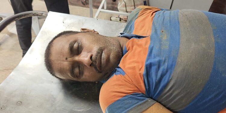 Jamshedpur labor dies of electrocution : एमजीएम थाना क्षेत्र में करंट लगने से मजदूर की मौत, पाइपलाइन बिछाने के दौरान घटी दुर्घटना में एक अन्य मजदूर जख्मी Jamshedpur labor dies of electrocution : एमजीएम थाना क्षेत्र में करंट लगने से मजदूर की मौत, पाइपलाइन बिछाने के दौरान घटी दुर्घटना में एक अन्य मजदूर जख्मी