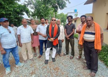 Jamshedpur rural road demand : राखामाइंस स्टेशन की अधूरी सड़क का काम पूरा कराने की मांग, भाजपा नेता ने मांग पूरी नहीं होने पर दी आंदोलन की चेतावनी Jamshedpur rural road demand : राखामाइंस स्टेशन की अधूरी सड़क का काम पूरा कराने की मांग, भाजपा नेता ने मांग पूरी नहीं होने पर दी आंदोलन की चेतावनी